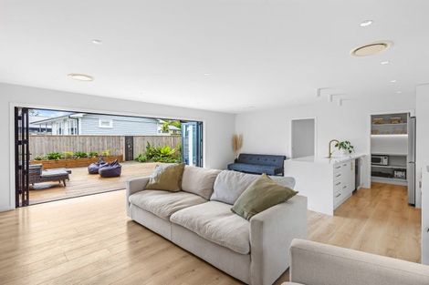 Photo of property in 55 Elizabeth Street, Waikanae, 5036