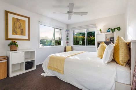 Photo of property in 6 Sunnyview Road, Greenhithe, Auckland, 0632