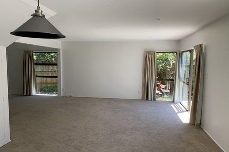 Photo of property in 1/15 Fairfax Avenue, Northcote, Auckland, 0627