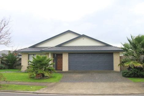 Photo of property in 1 Caltra Place, East Tamaki, Auckland, 2016