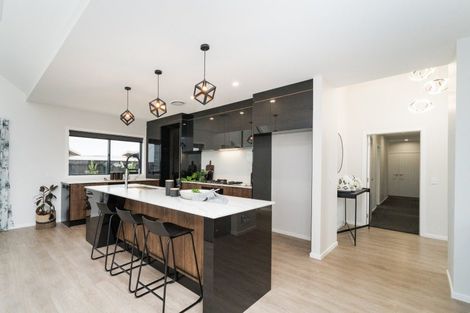 Photo of property in 44 Vaucluse Heights, Fitzherbert, Palmerston North, 4410