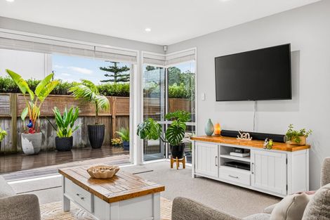 Photo of property in 28a Inverness Road, Browns Bay, Auckland, 0630