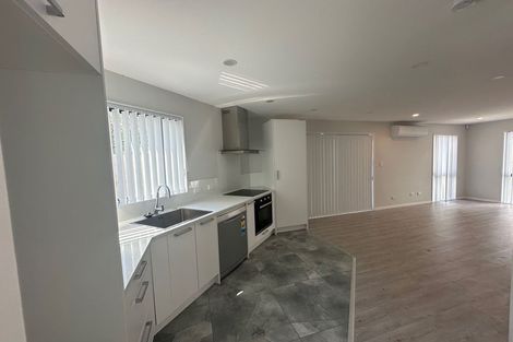 Photo of property in 8 Whangamaru Way, Papakura, 2110