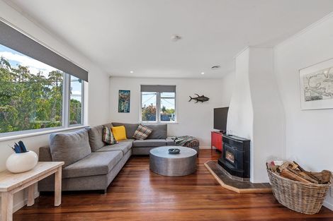 Photo of property in 14 Fraser Road, Narrow Neck, Auckland, 0624