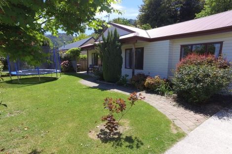 Photo of property in 39 Mcdonnell Road, Arrowtown, 9302