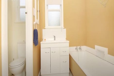 Photo of property in 11 Newcastle Street, Hokowhitu, Palmerston North, 4410