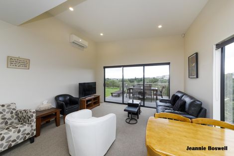 Photo of property in 26 Silkwood Place, Fitzherbert, Palmerston North, 4410