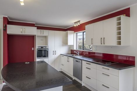 Photo of property in 4 Graham Grove, Waikanae, 5036