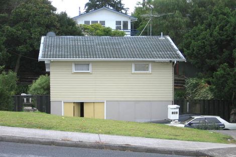 Photo of property in 184 Sunnynook Road, Totara Vale, Auckland, 0627