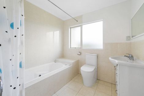 Photo of property in 23a Margan Avenue, New Lynn, Auckland, 0600