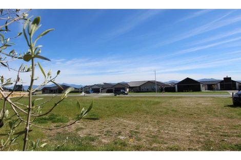 Photo of property in 17 Catalina Crescent, Forrest Hill, Auckland, 0620