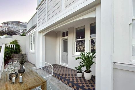 Photo of property in 18 Central Terrace, Kelburn, Wellington, 6012