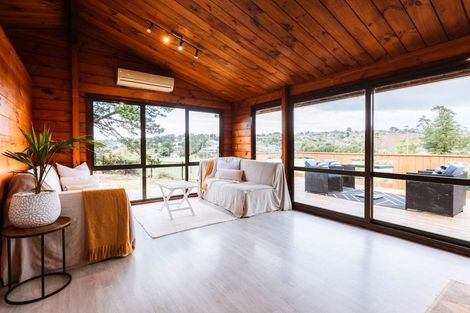 Photo of property in 16 Woodlands Crescent, Browns Bay, Auckland, 0630