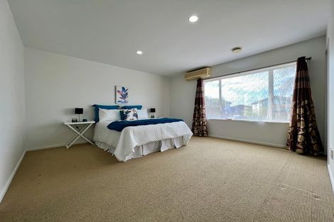 Photo of property in 2/23 Charlenne Close, Ranui, Auckland, 0612