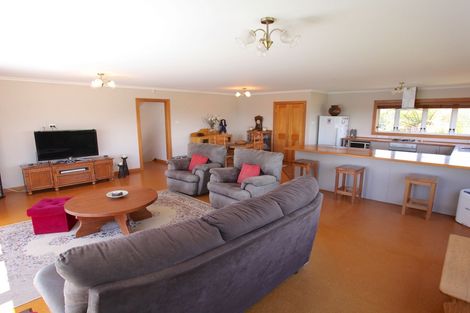 Photo of property in 2 Tutchen Avenue, Raglan, 3225