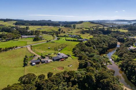 Photo of property in 65 Jamesons Esplanade, Haruru, 0204