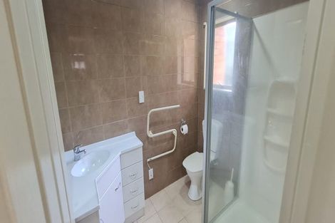 Photo of property in 42 Peninsula Road, Mangere, Auckland, 2022