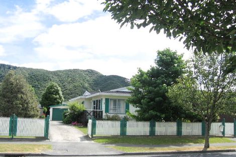 Photo of property in 1 Delaware Grove, Totara Park, Upper Hutt, 5018