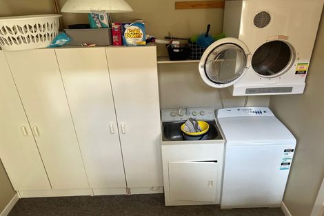 Photo of property in 135 Kelburn Parade, Kelburn, Wellington, 6012