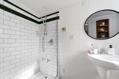 Photo of property in 16 Walter Street, Te Aro, Wellington, 6011