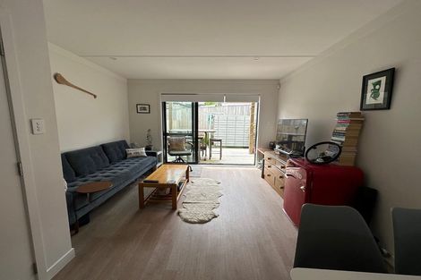 Photo of property in 9/8 James Laurie Street, Henderson, Auckland, 0612
