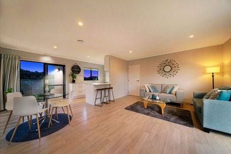 Photo of property in 3/28 Lakeside Drive, Orewa, 0931