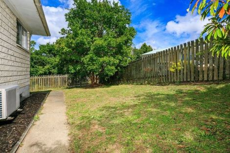 Photo of property in 2/19 Hamilton Place, Glenfield, Auckland, 0629