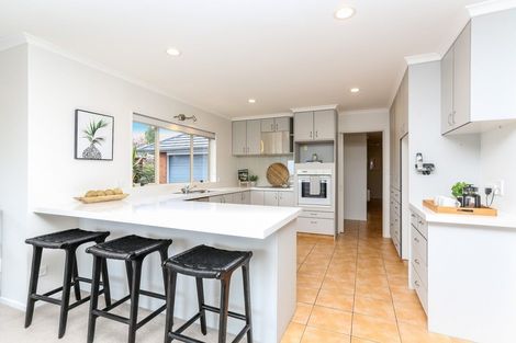 Photo of property in 6 Frank Frethey Place, Highlands Park, New Plymouth, 4312