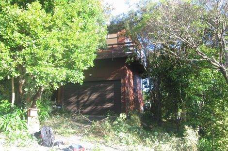 Photo of property in 6 Gill Road, Lowry Bay, Lower Hutt, 5013