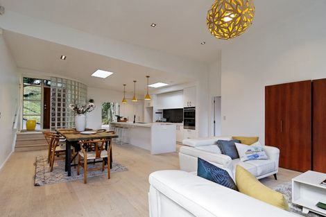 Photo of property in 39 Warner Park Avenue, Laingholm, Auckland, 0604