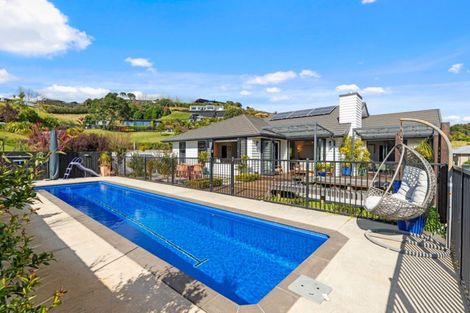 Photo of property in 49 Oceana Drive, Welcome Bay, Tauranga, 3175
