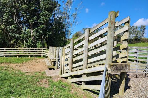 Photo of property in 868 Upland Road, Egmont Village, New Plymouth, 4372