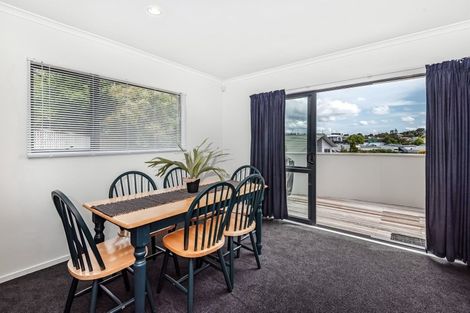 Photo of property in 2/28a Marlborough Avenue, Glenfield, Auckland, 0629