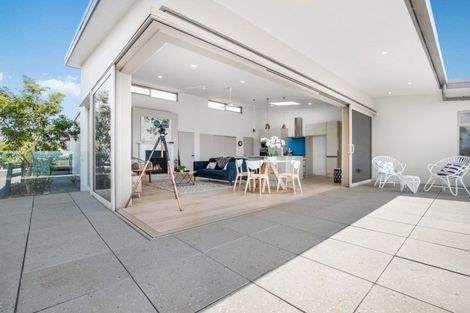 Photo of property in 16 Crispe Road, Clarks Beach, 2122