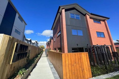 Photo of property in 7/10 Yeovil Road, Te Atatu Peninsula, Auckland, 0610