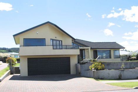 Photo of property in 27 Kinder Street, Acacia Bay, Taupo, 3330