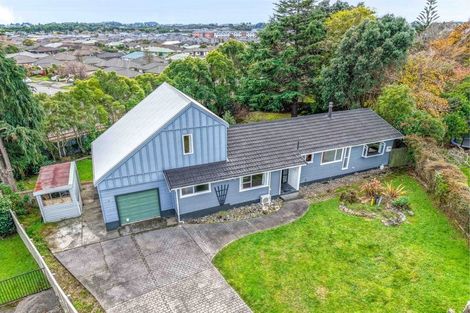Photo of property in 27 Ruru Street, Waikanae, 5036