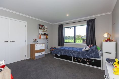 Photo of property in 12 Faydon Close, Ohau, Levin, 5570