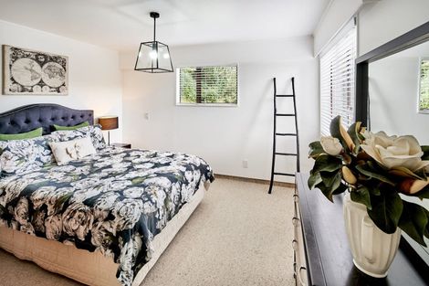 Photo of property in 5 Achilles Close, Tawa, Wellington, 5028