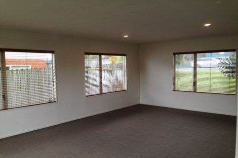 Photo of property in 39 Seymour Road, Sunnyvale, Auckland, 0612