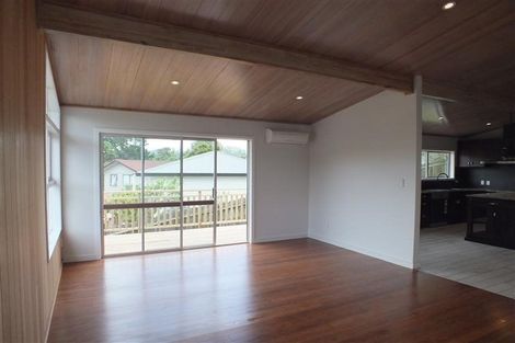 Photo of property in 6 William Hadlow Place, Hatfields Beach, Orewa, 0931