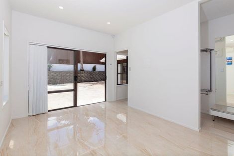 Photo of property in 2 George Laurenson Lane, Mount Roskill, Auckland, 1041