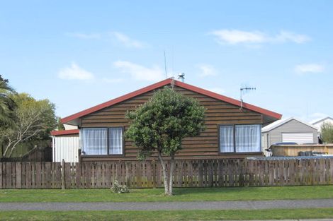 Photo of property in 3a Lyn Grove, Papamoa Beach, Papamoa, 3118