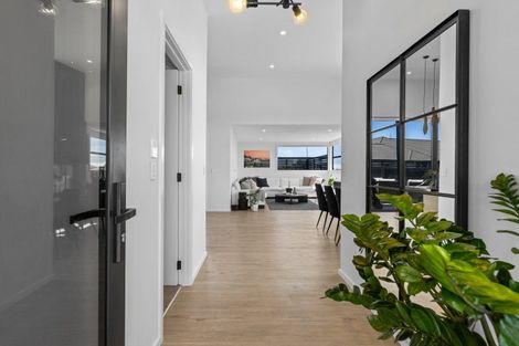 Photo of property in 17 Mike Smith Drive, Cambridge, 3434