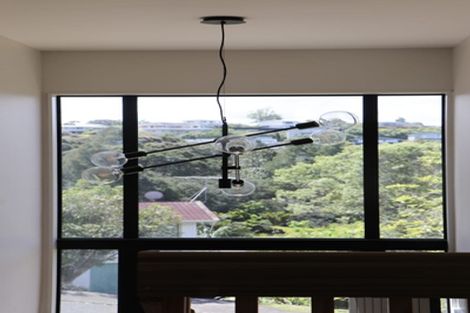 Photo of property in 15 Mcdowell Crescent, Hillcrest, Auckland, 0627