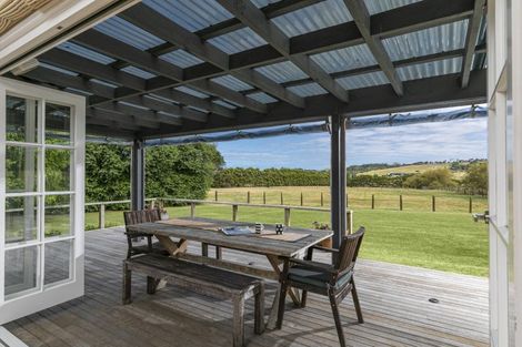 Photo of property in 33 Cable Road, Waimauku, 0881