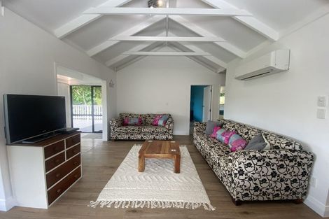 Photo of property in 18 Webster Place, Picton, 7220