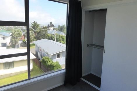 Photo of property in 20c Chetwode Grove, Newlands, Wellington, 6037