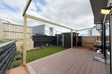 Photo of property in 52a Crestview Rise, Papakura, 2110