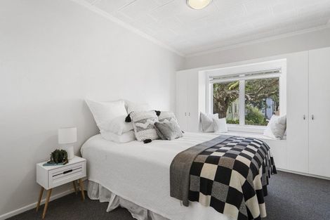 Photo of property in Kingsgate Flats, 10 Austin Street, Mount Victoria, Wellington, 6011